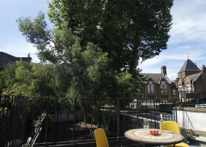 Cosy Camden 2 Bedroom Apartment With Terrace
