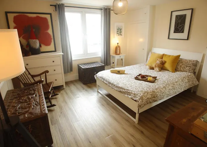 Cosy Camden 2 Bedroom Apartment With Terrace