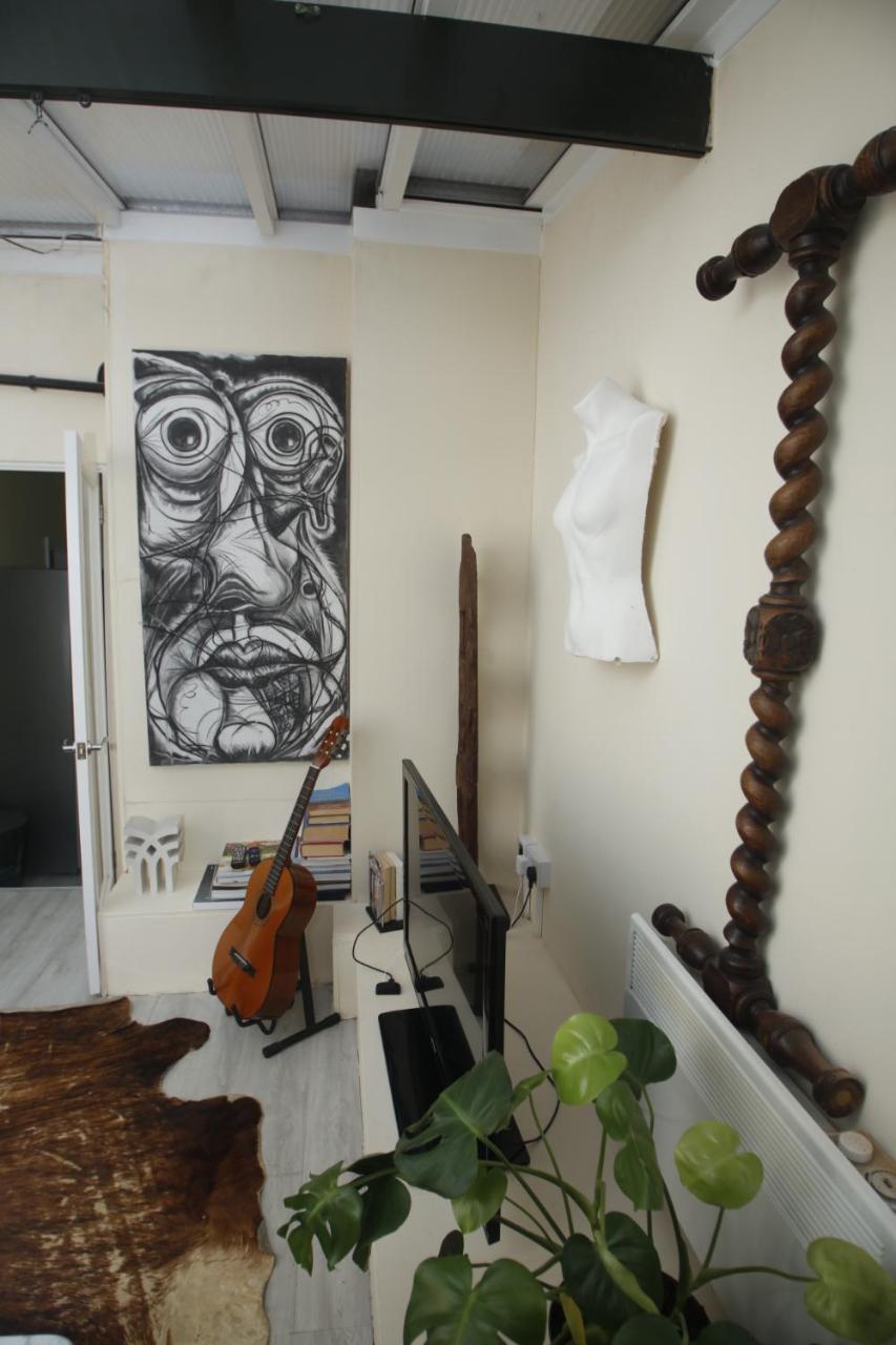 Cosy Camden 2 Bedroom With Terrace Apartment *
