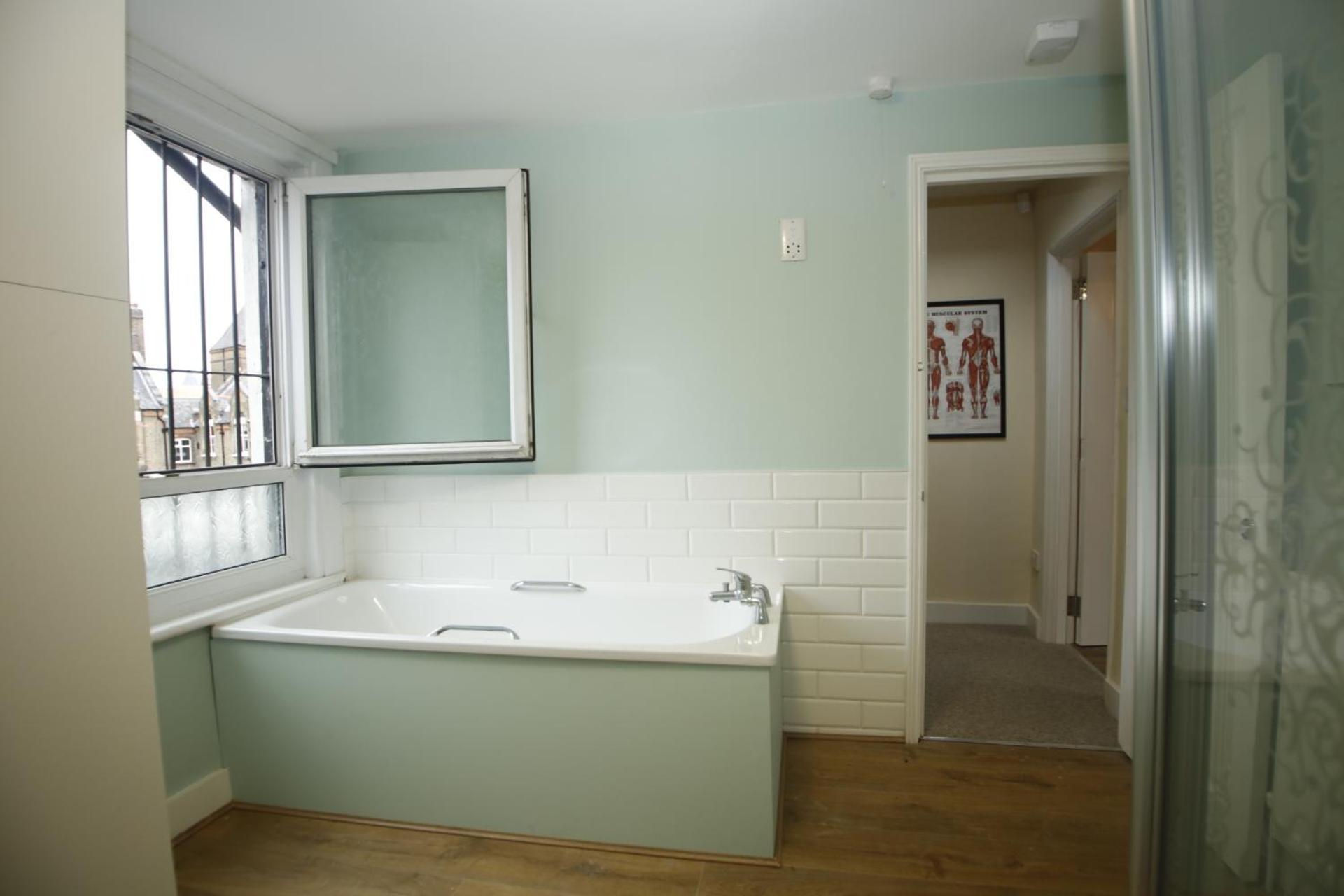 Cosy Camden 2 Bedroom With Terrace Apartment